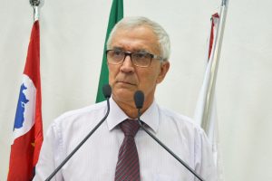 Vereador Etelvino Nogueira cobra fiscalização para diminuir demora nos bancos