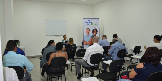 empreendedores acompanham curso do Sebrae em Carapicuíba