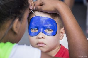 participantes se divertem na "Minha Festa", organizada pelo Fundo Social de Solidariedade de Cotia