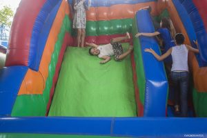 participantes se divertem na "Minha Festa", organizada pelo Fundo Social de Solidariedade de Cotia