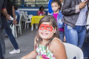 participantes se divertem na "Minha Festa", organizada pelo Fundo Social de Solidariedade de Cotia
