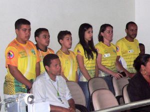 Atletas do Projeto Educa Cotia durante sessão da câmara de Cotia