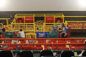 crianças se divertem nos brinquedos da Sala junior da Cinépolis do Iguatemi Alphaville durante na sessão Granja Kids do jornal Granja News