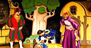 apresentação da peça Branca de Neve