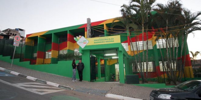 fachada da escola elza marreiro recém reformada