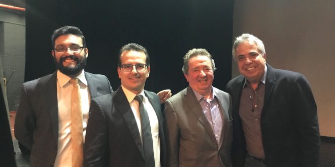 O prefeito Claudio Góes, o assessor consultor jurídico, Rafael Bonino e o assessor administrativo da Prefeitura de São Roque, Jessé Romero