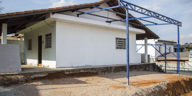 obras da futura base do SAMU em Caucaia do Alto