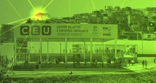 foto do centro de artes e educação unificado de Embu das Artes, com um filtro que a deixa na coloração verde e alguns raios de sol destacados