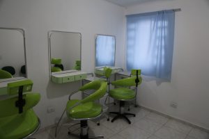 sala de cabeleireiro do centro integrado de cursos