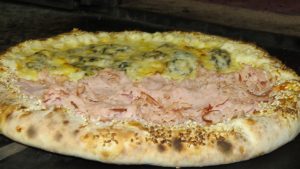 uma pizza da Pizza Estrela da Granja