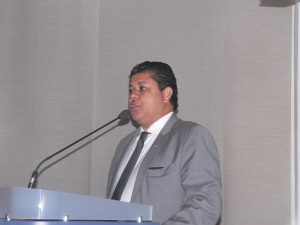 marcos nena discursa na tribuna da câmara de cotia durante sessão do dia 26 de setembro de 2018