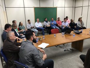 membros do conselho reunidos