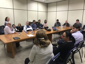 membros do conselho reunidos