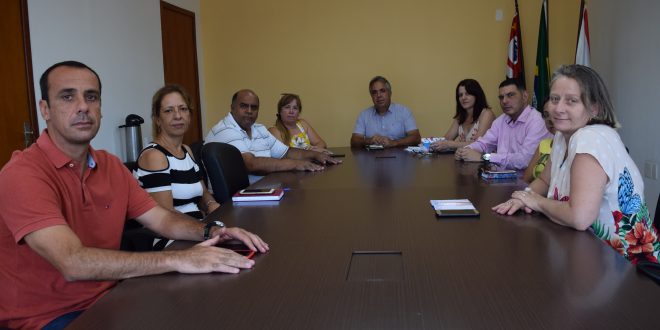 prefeito cláudio goés reunido com representantes do SINDROQUE e SIMPRO