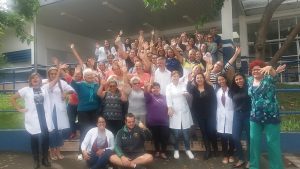 participantes do programa emagrecer certo posam para foto