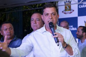 prefeito marcos neves discursando na entrega da Emei Cidade Ariston reformada