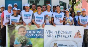 participants da patrulha da dengue posam para foto no bairro cidade ariston
