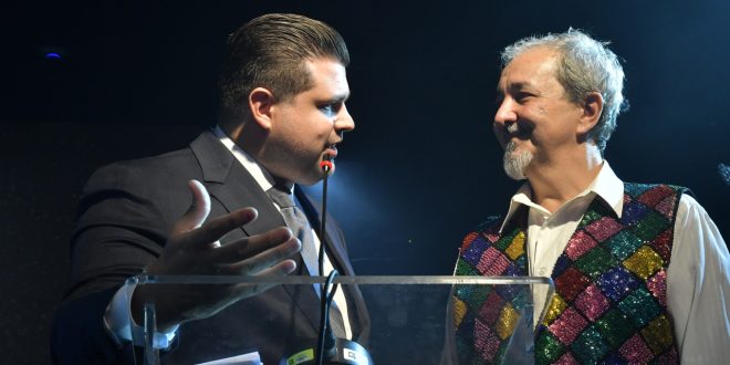 Wellington Nogueira e Thiago Sodré conversam no púlpito do evento