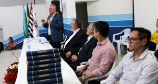 prefeito josué ramos discursa aos formandos do curso do senai