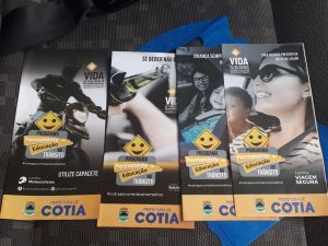 alguns dos panfletos que foram distribuídos