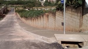 calçadas recém instaladas na rua maria clara sabbattini
