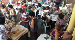 dezenas de idosos realizando atividades no Centro de Convivência do Idoso de são roque