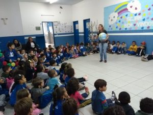 alunos da EM Chácara Cantagalo acompanham palestra