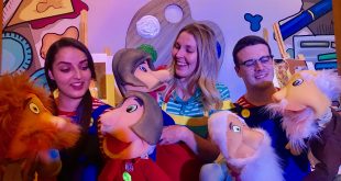 cena da peça Gaya e o Maior Encontro do Mundo