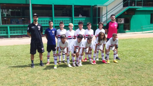 equipe sub-11 da escola do São Paulo na granja viana