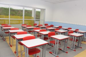 sala de aula de nova escola inaugurada em carapicuíba