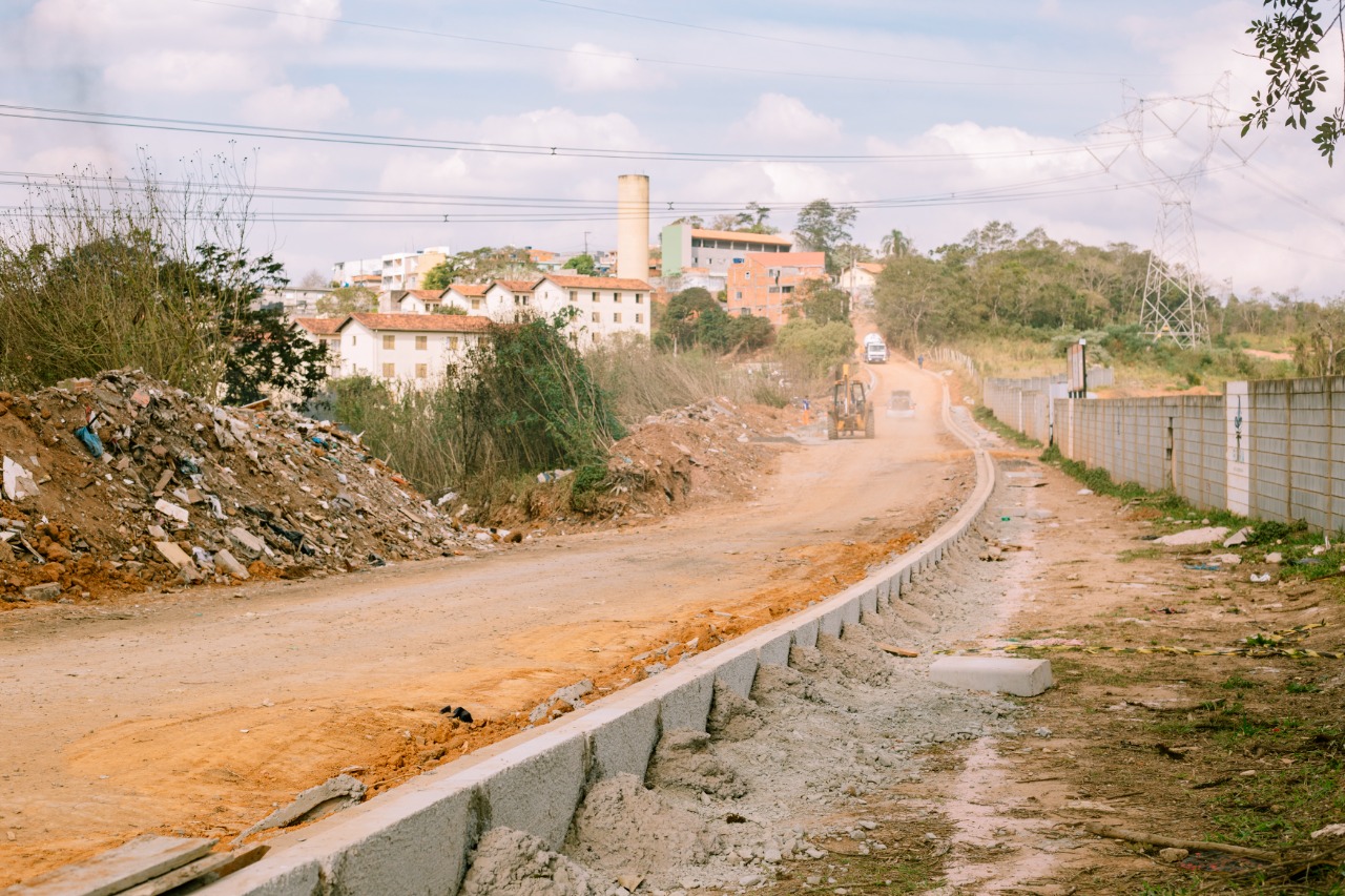 Asfalto Novo: Prefeitura está revitalizando toda a Estr. dos Fischer's ...
