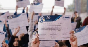 Participação das famílias marca formatura de mais 550 alunos no Projeto Educando