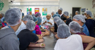 Oficina de cupcake vira espaço de convivência e cuidado para crianças atendidas pelo CAPS