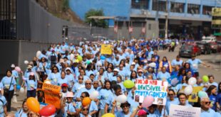 Quase 500 pessoas participam da Caminhada da Pessoa Idosa